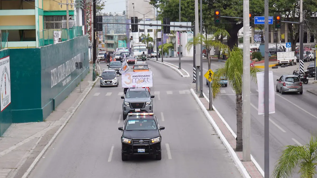 Decenas de autos clásicos recorrieron las principales calles de Tampico José Luis Tapia